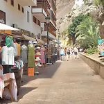 Poblado Marinero, Gigantes 1 Acantilado de los Gigantes