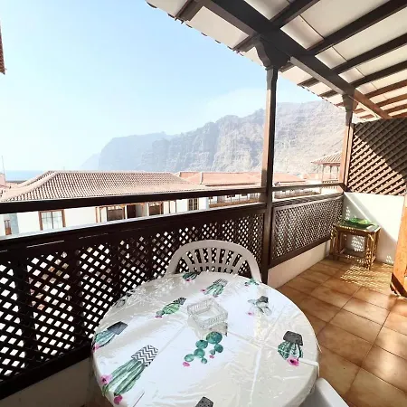 Poblado Marinero, Gigantes 1 Tatil Evi